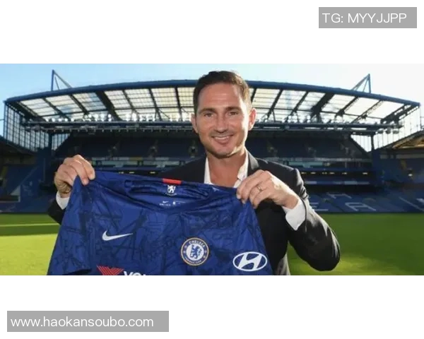 足球明星詹姆森的传奇之路与他在绿茵场上的辉煌成就解析